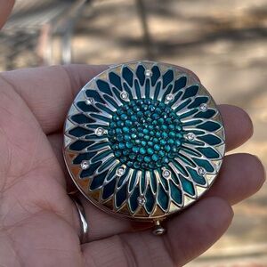 Estée Lauder radiant bloom powder compact